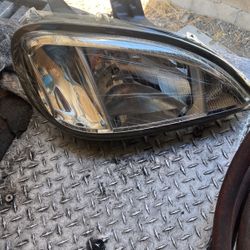 Freight Liner Colombia Head Light
