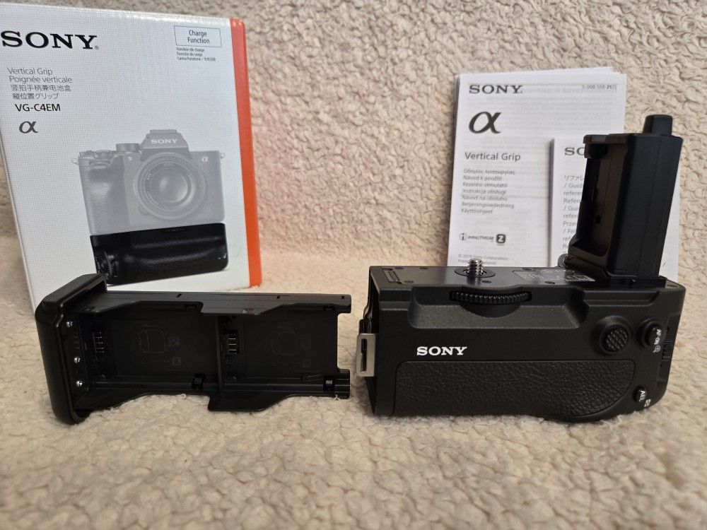 Sony Vertical Batteries Grip VG-C4EM FOR  Sony A7 4 camera 