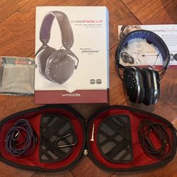 V-MODA Crossfade LP Around-Ear Stereo Headphones (Nero)