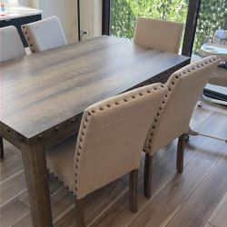 Dining Table Plus 6 Chairs Like New Condition 