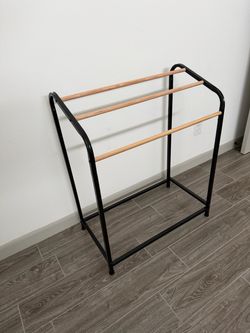 Blanket or quilt rack