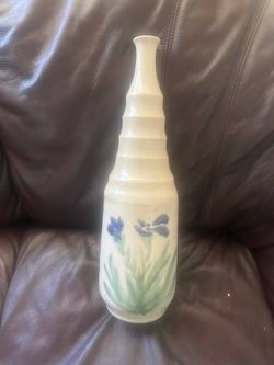 SIGNED POTTERY 