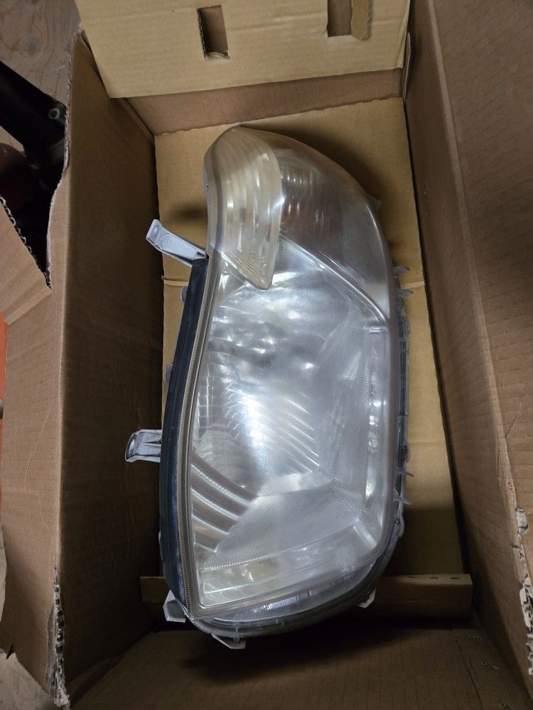2008-2011 Toyota Highlander Headlight 