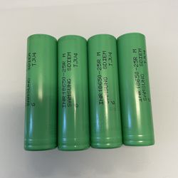 Lot of 4 - Samsung 18650 Lithium Ion Rechargable Battery 18650-25R