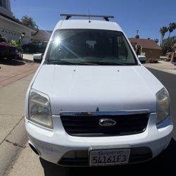 2014  Ford Conect XLT  120 K 