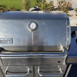 Weber 3 Burner Grill With Propane Tank And Cover