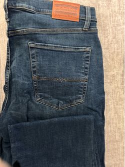 *NEW* Men’s Lucky Jeans - Size 38