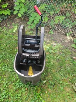 Mop bucket