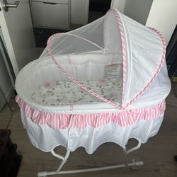 Baby Bassinet Like New 