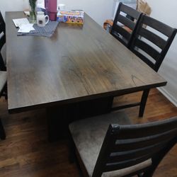 Free Table And Chairs In Long Beach 