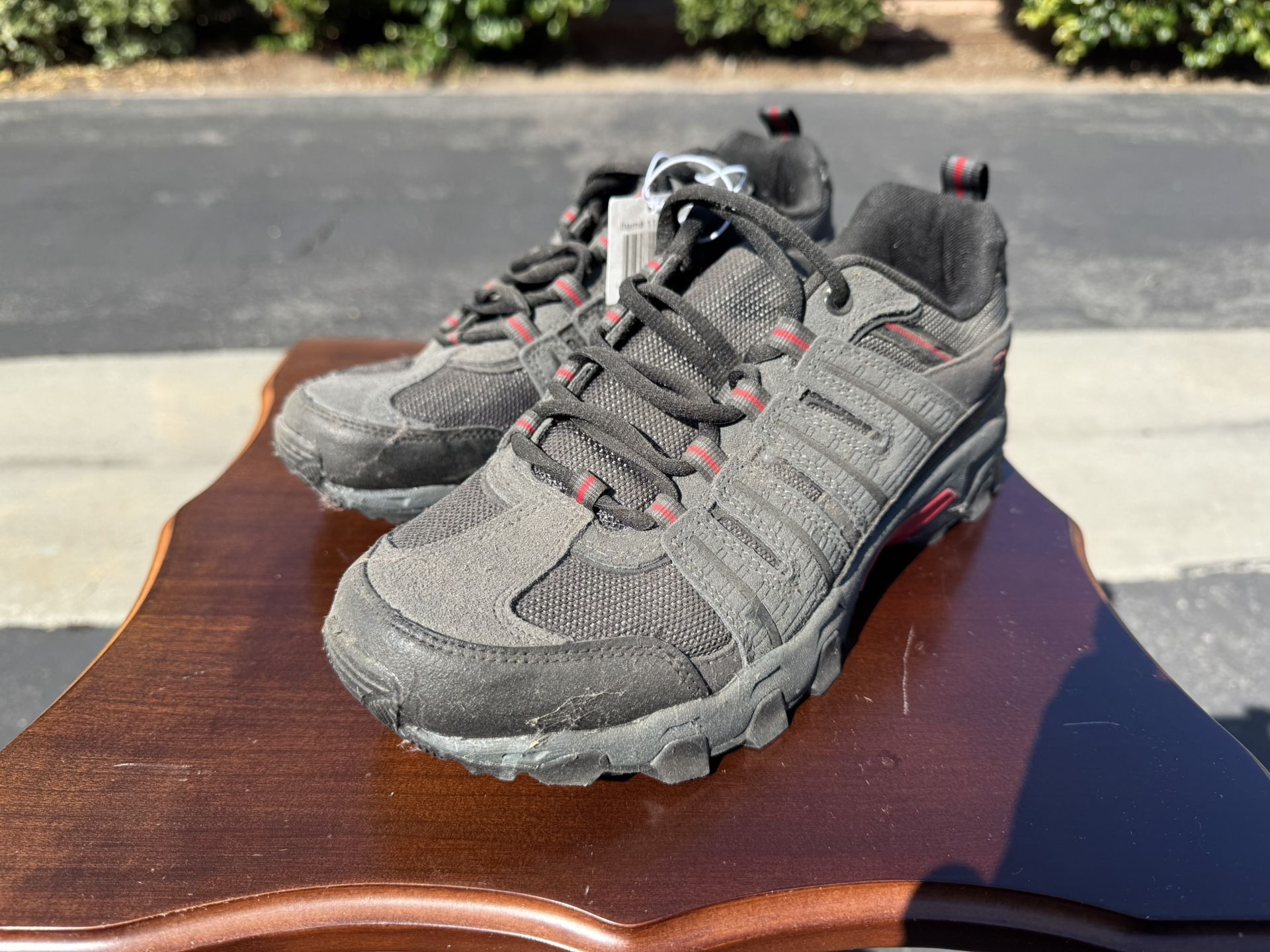 BRAND NEW NEVER WORN Fila Hiking Walking Trail Sneakers Shoes Trainers Size Men’s US 9