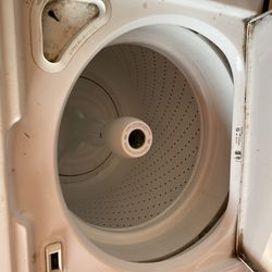 White Whirlpool Washer/dryer Set
