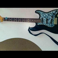 1995 American Deluxe Fender Stratocaster Electric Guitar 