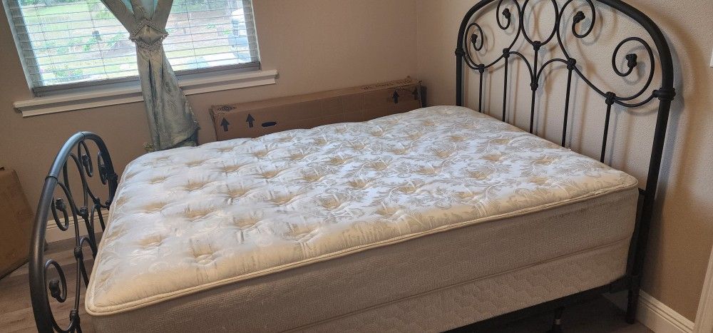 Full Size Bed With Frame And Mattress And Box Spring