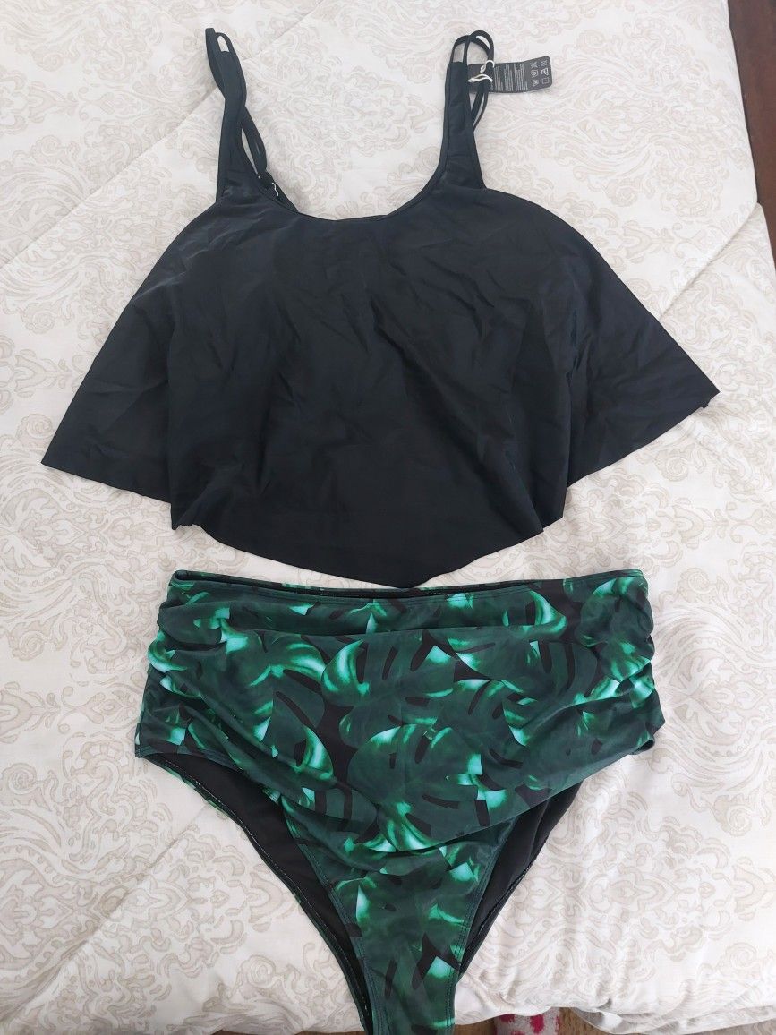 New Beautiful Bathing Suit Size 2XL. SEE PHOTOS. CASH PICKUP ONLY
