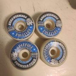 Spitfire Formula Four Wheels – 58mm / 99a – Like New