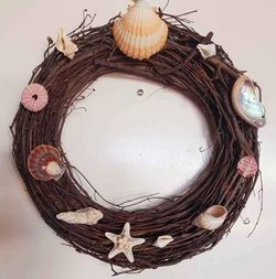 Twisted vine and seashell wreath