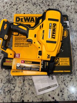 NEW DEWALT 20V MAX XR 18GA Narrow Crown Stapler DCN681B. TOOL ONLY