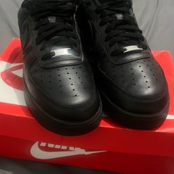 black nike air force 1’s size 11