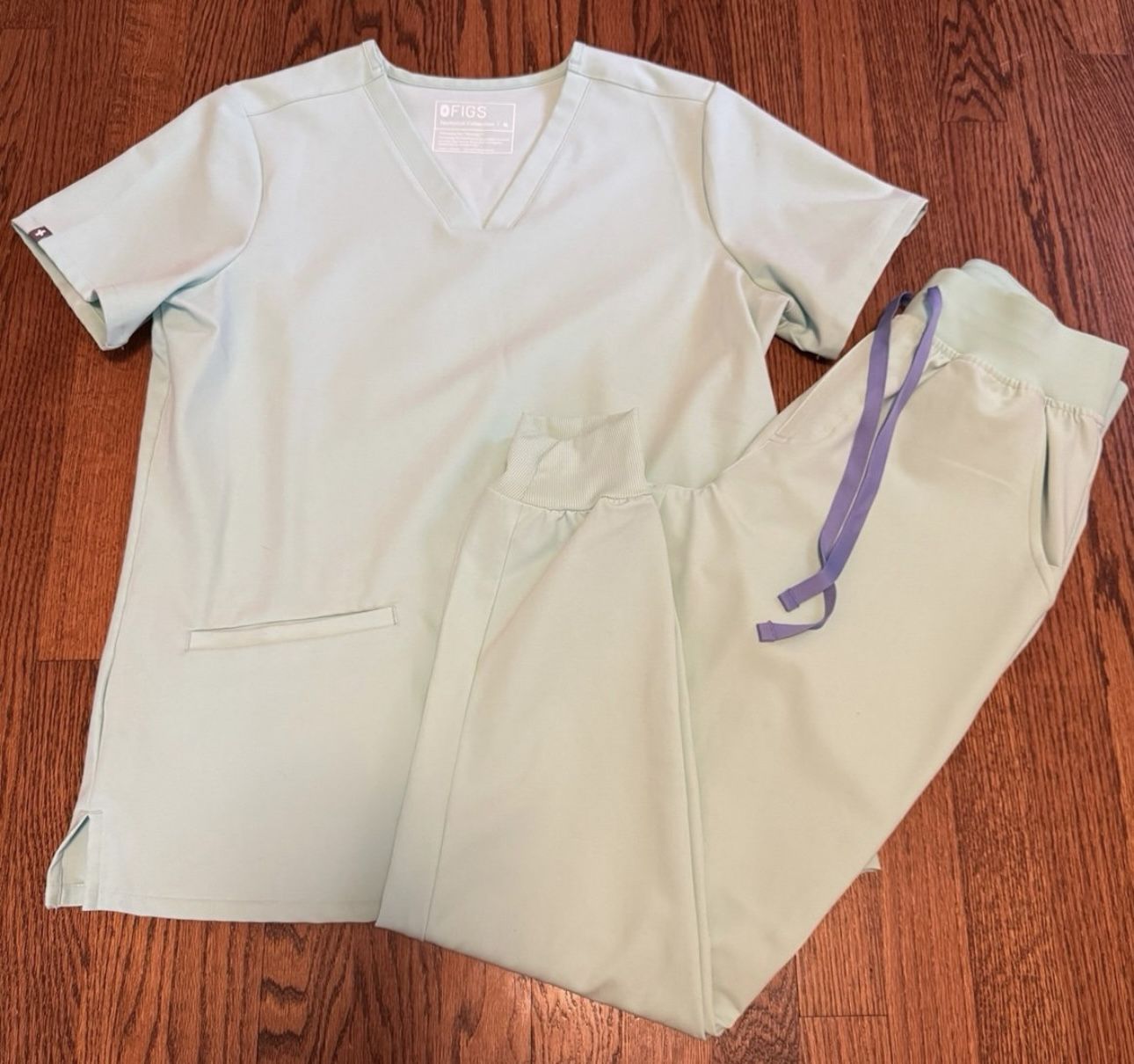 Figs Scrub Set