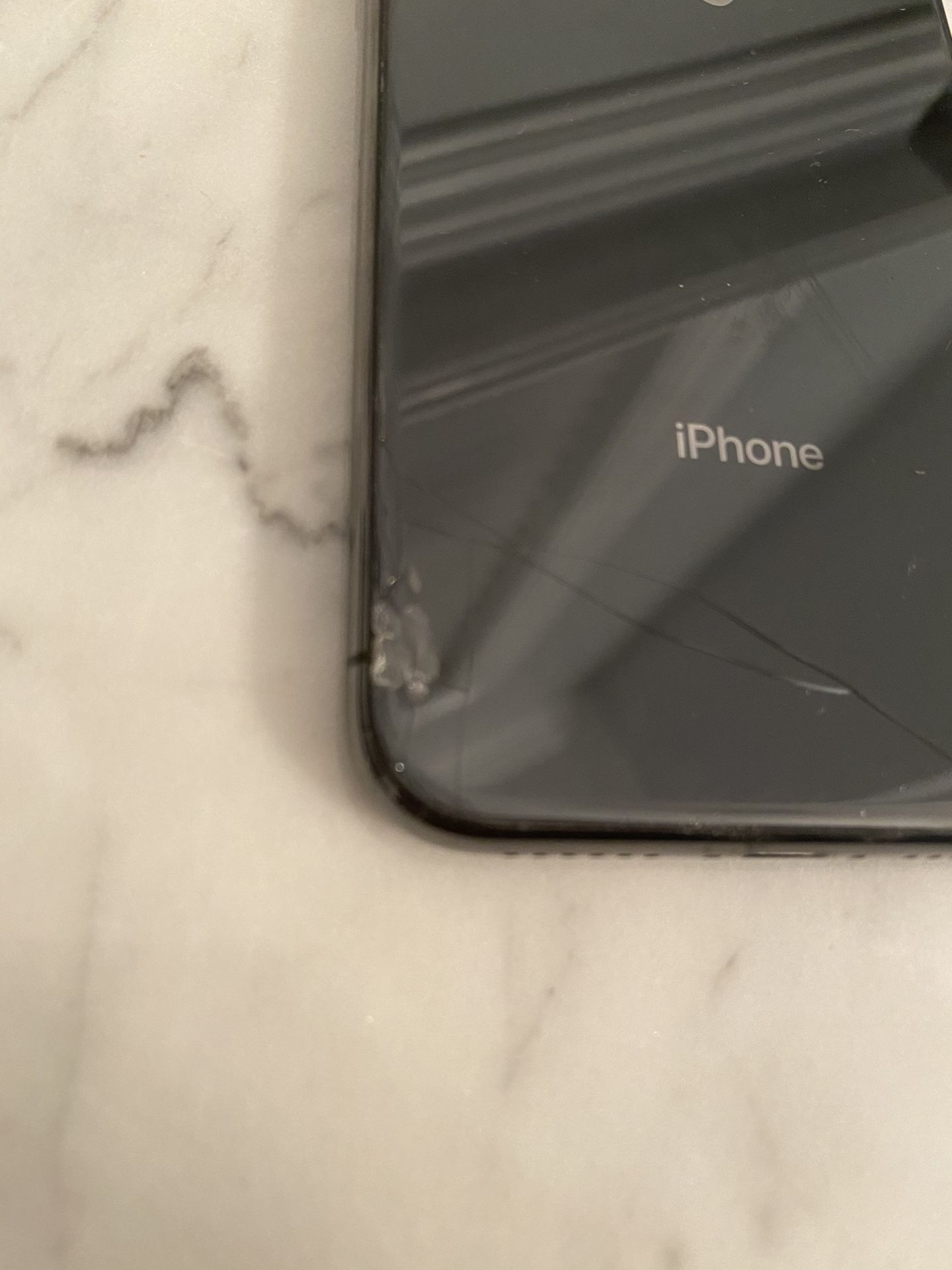 iPhone X 256gb unlocked (cracked back)