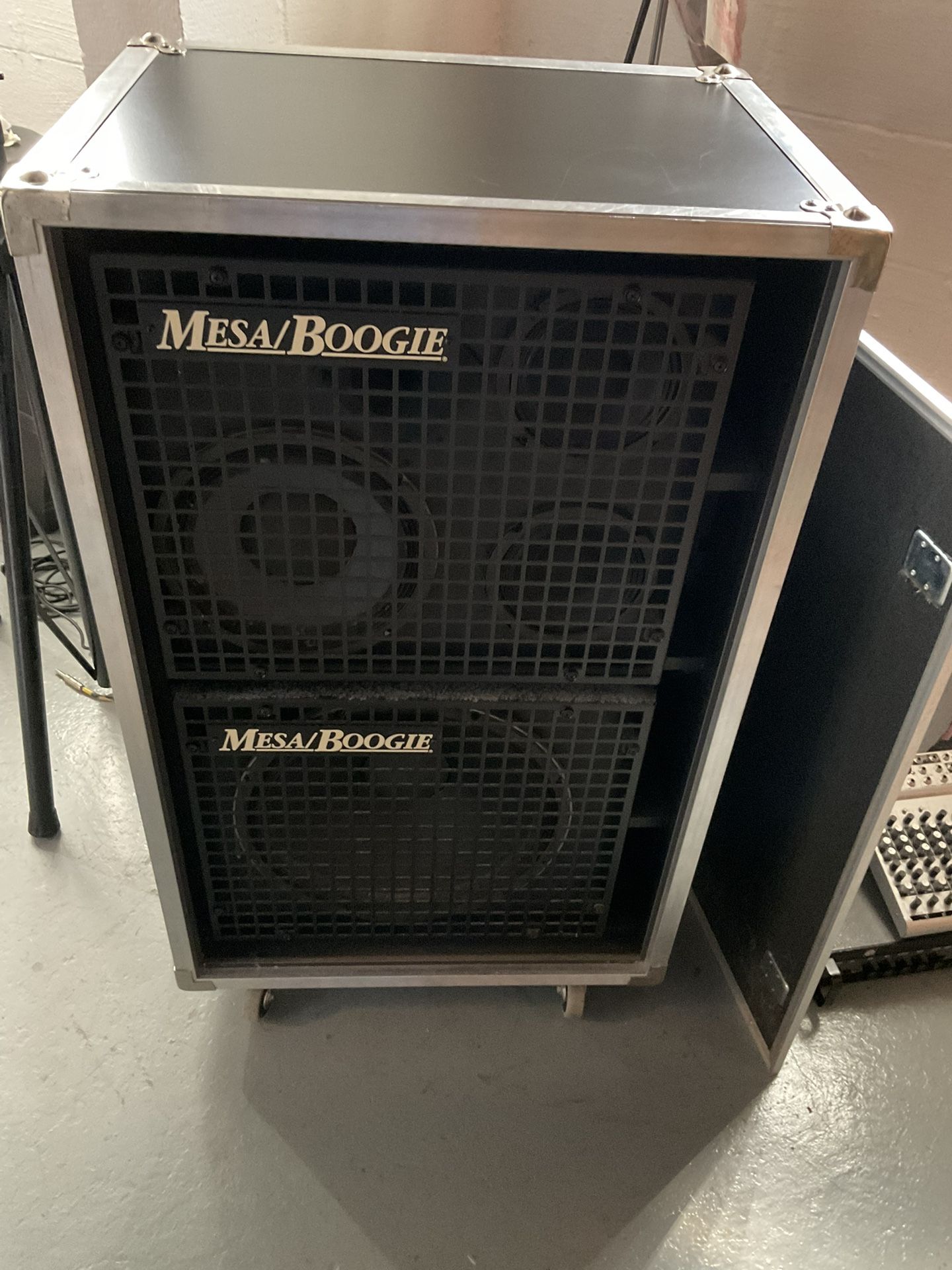 MESA BOOGIE MUSICAL BASS CABINET , 4 And 8 OHM S, 400 WATTS IN ROAD CASE , EC CONDITION. 1x15, 1x10” , 2x6” & 1x4” Speakers . $650 obo.