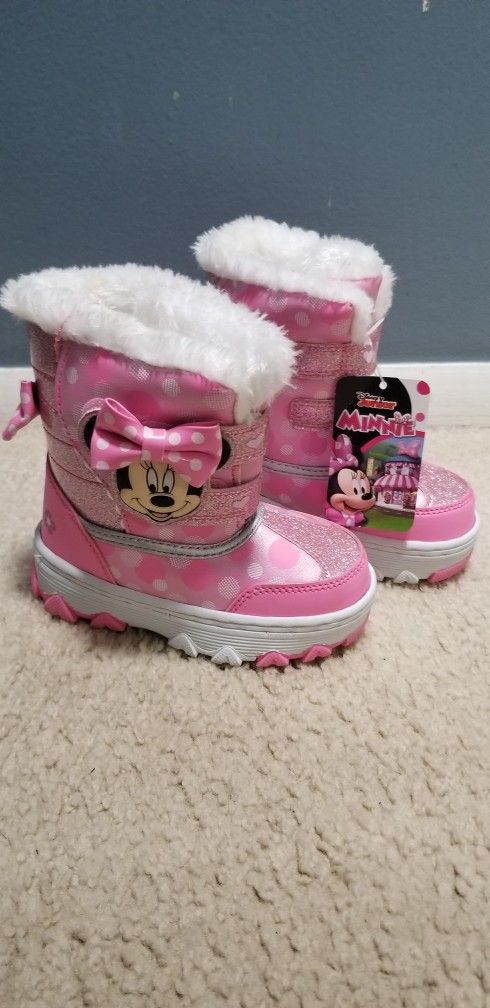 Girls Snow Boots Size 7 New