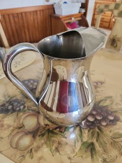 Pitcher stainless steel.  80oz.