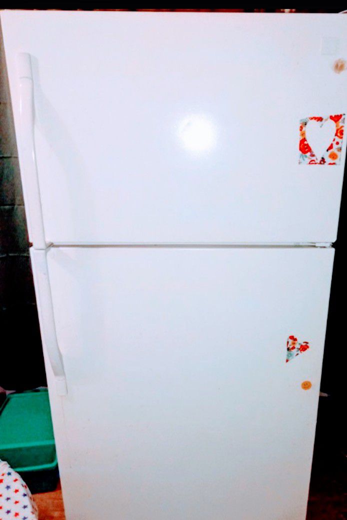 Kenmore White Refrigerator!!!