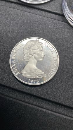 1973 Elizabeth II Cook Island 2 1/2 Dollars 