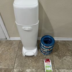 Diaper Genie Complete with 6 refills- 270 bags in each refill, plus carbon filters   (Like New)   