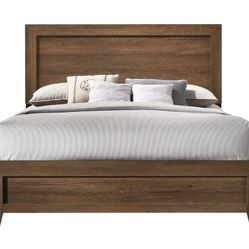 OAK FINISH QUEEN SIZE PANEL BED - CAMA