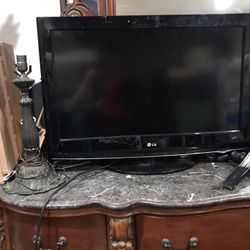 LG 37” Tv
