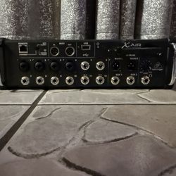Behringer Xr12