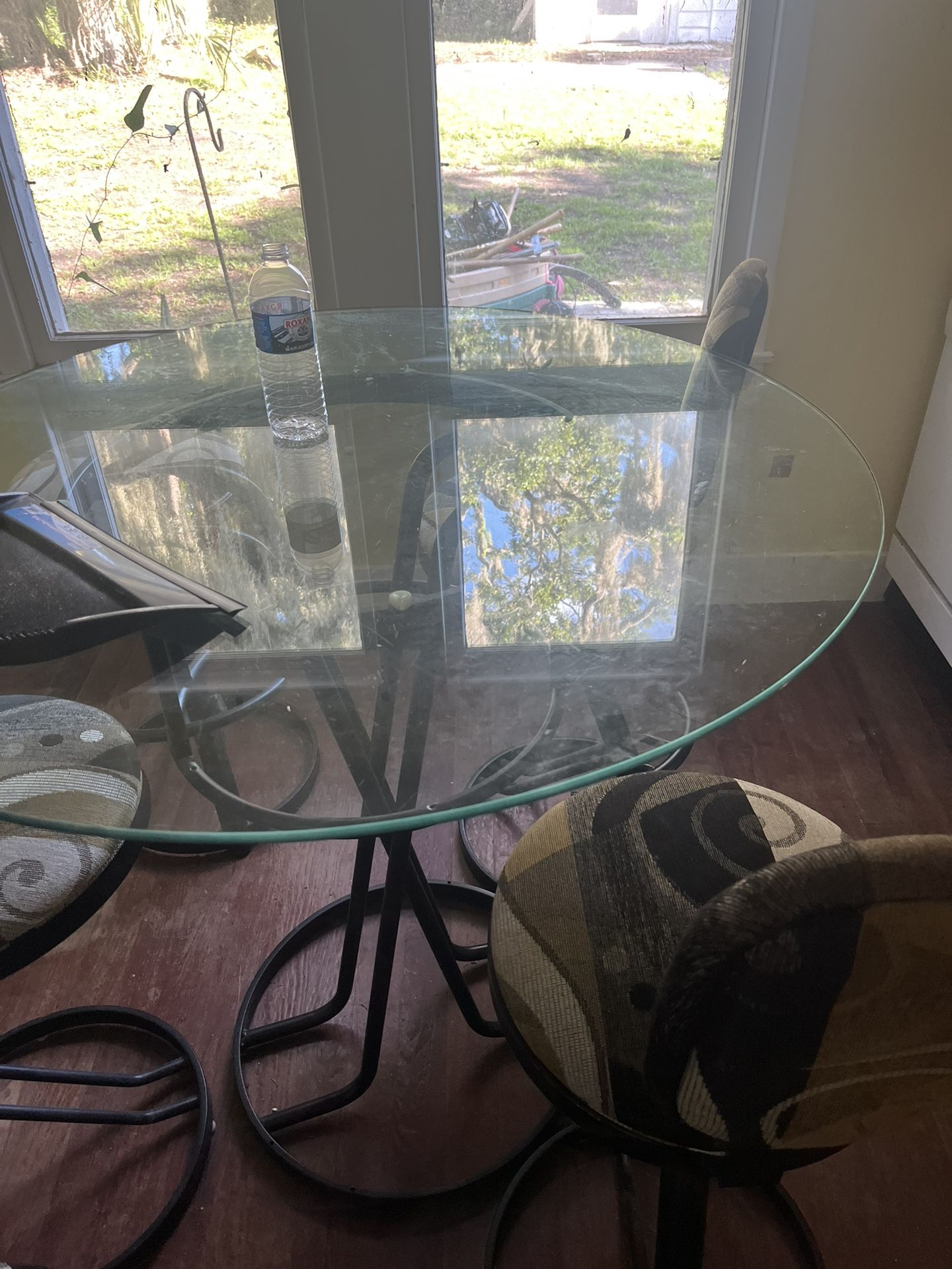 High top table and six chairs a little retro but pretty clean