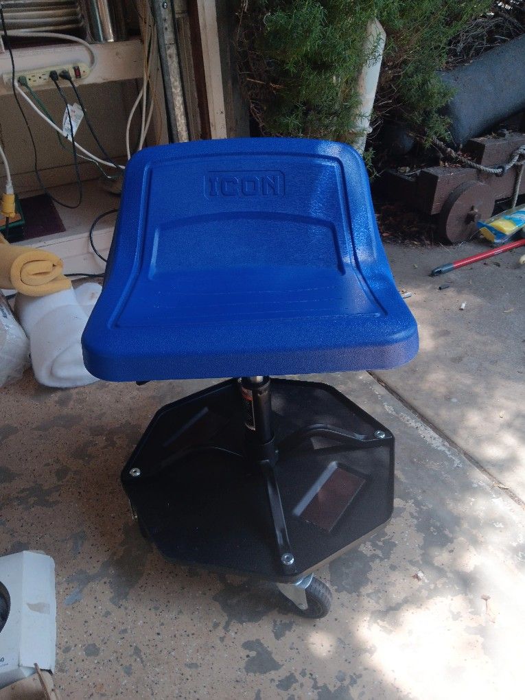 icon adjustable riding Stool New