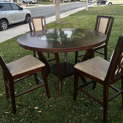 Dinning Table With 4 Chairs* $80