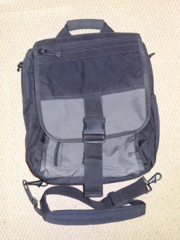 Trager USA 740B Cross Country Laptop Brief Backpack Shoulder Bag PRISTINE