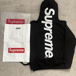 Supreme Hoodie 