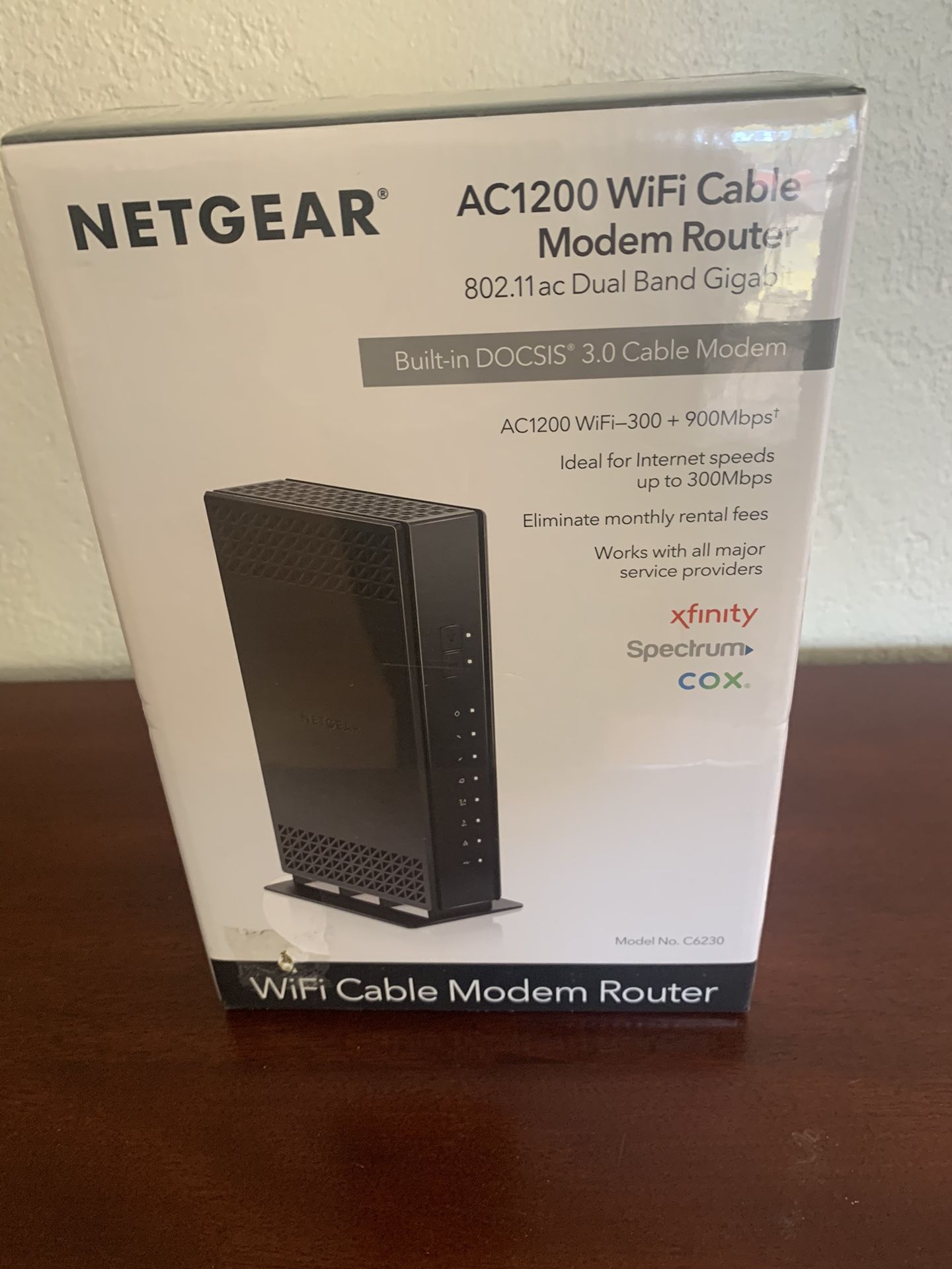 NETGEAR WiFi CABLE MODEM ROUTER CHECK OUT MY PROFILE FOR MORE GREAT ITEMS 