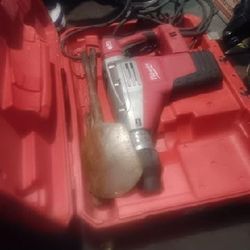 Milwaukee SDS Max Demolition Hammer 