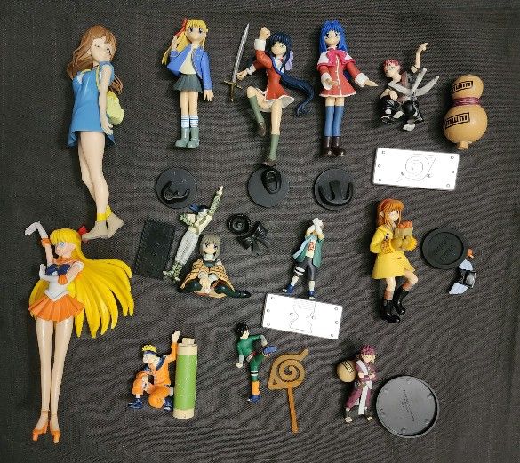 Anime Figures Lot..
