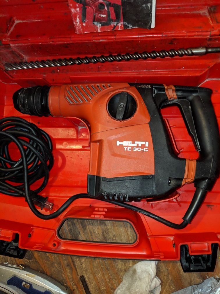 HILTI TE-30 AVR ROTARY HAMMER DRILL LIGHTLY USED