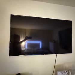 55” LG Tv $200 smart Remote 
