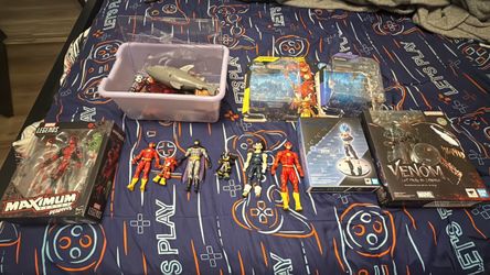 Action figures look at description