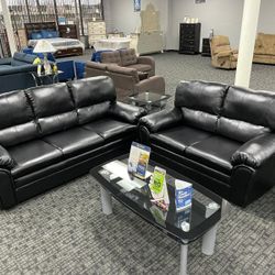 Black Leather 2pc Sofa Set For Sale! Financing Options Available ‼️