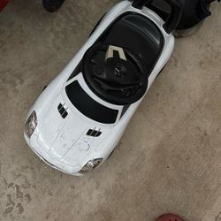 Mercedes-Benz scoot on Top Toddler Toy