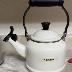 Le Creuset Classic Tea Kettle ** Moving Sale ** Price Can Be Negotiated 