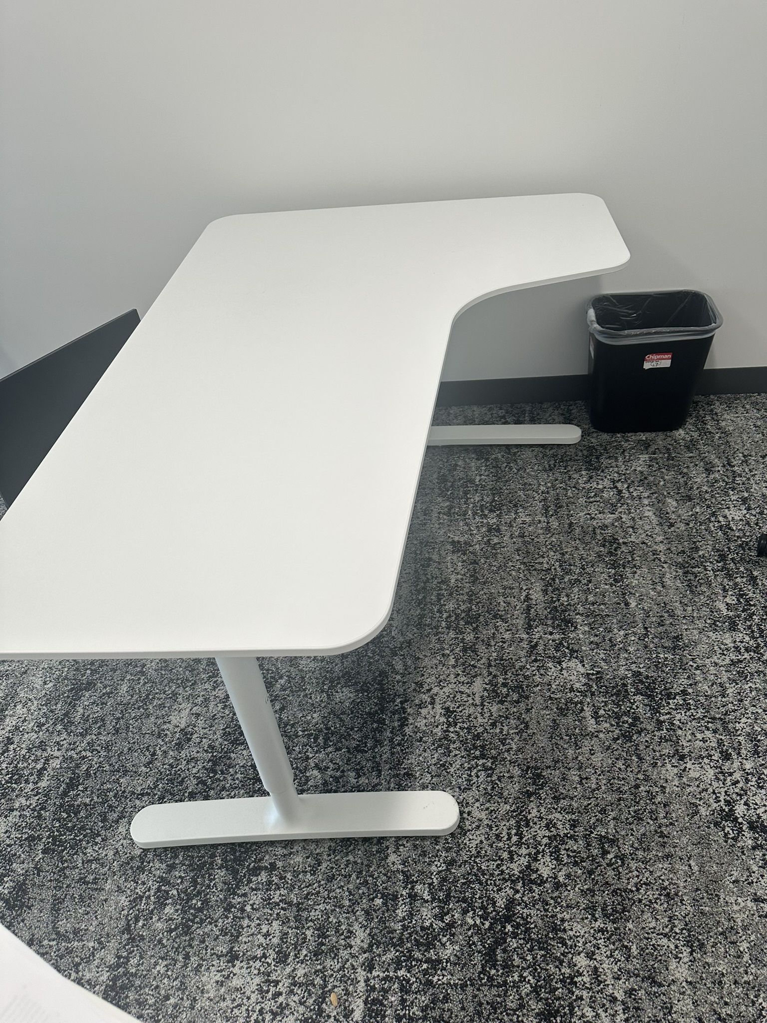 White Desk 