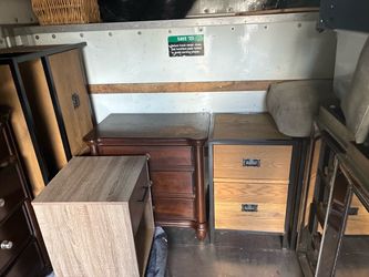 Wood 3-Drawer Nightstand with Turned Legs